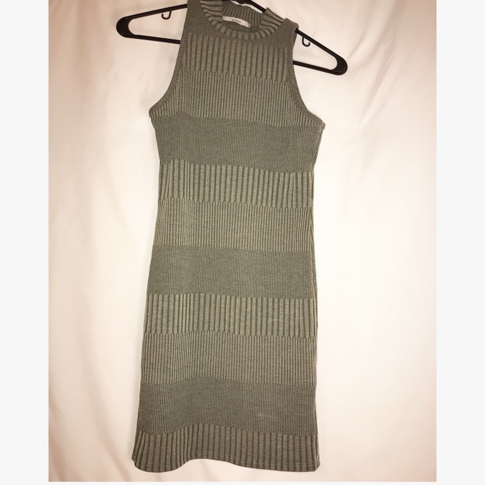 Body con light green dress